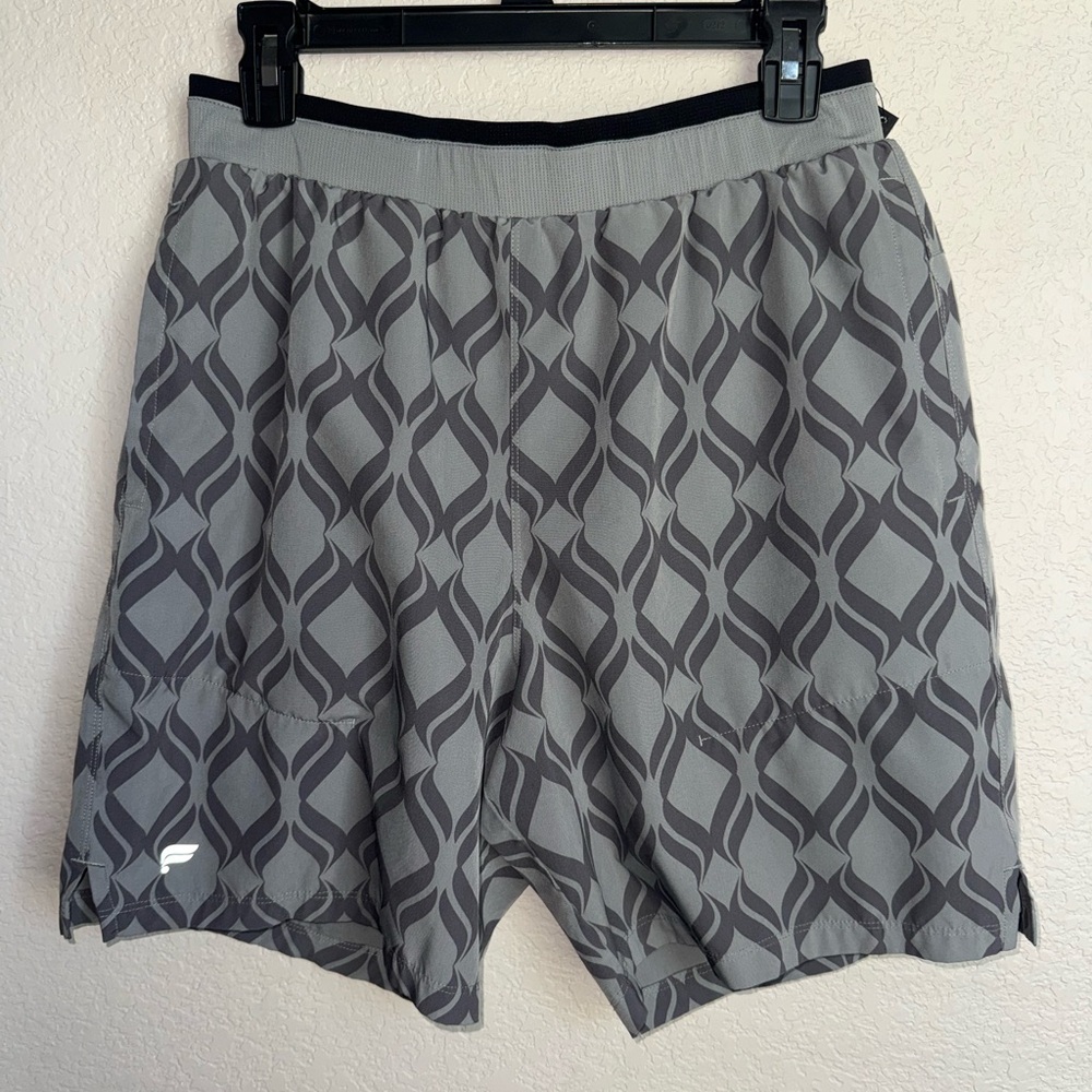 Fabletics Gray Patterned Men's Athletic Shorts - image 1